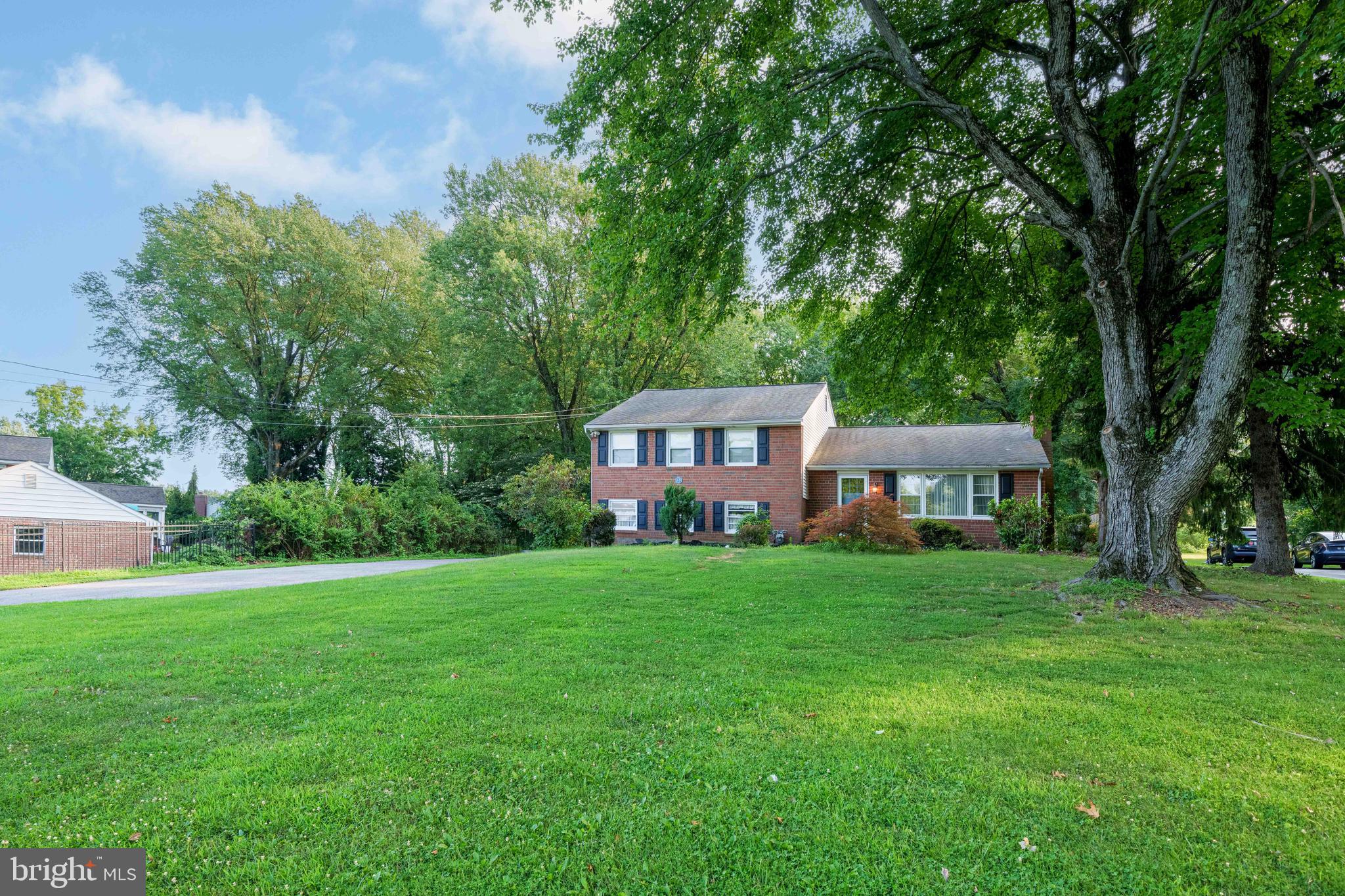 1420 Bradford Ln