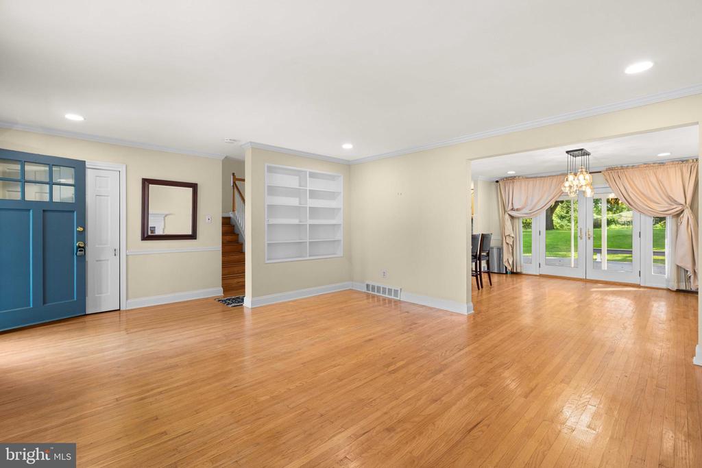 1420 Bradford Ln