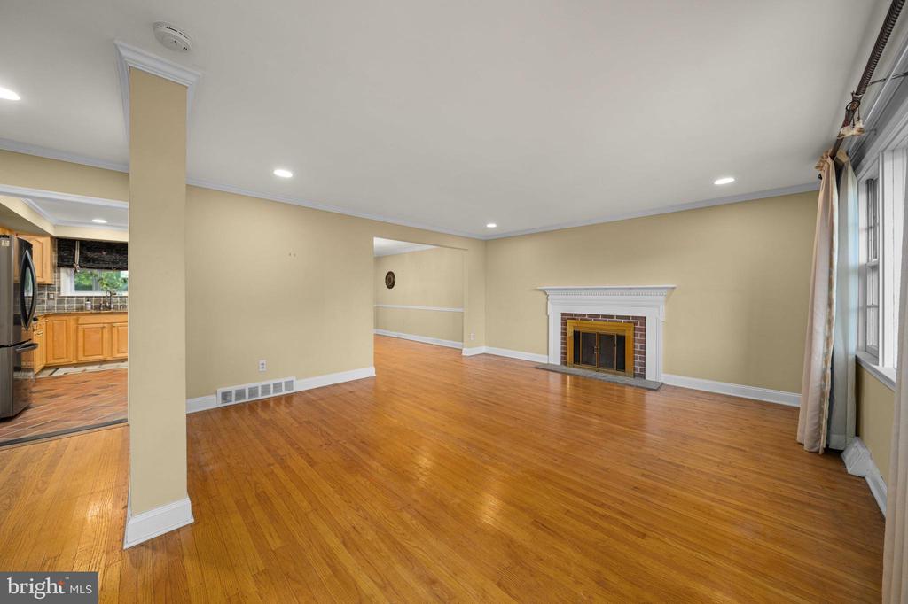 1420 Bradford Ln