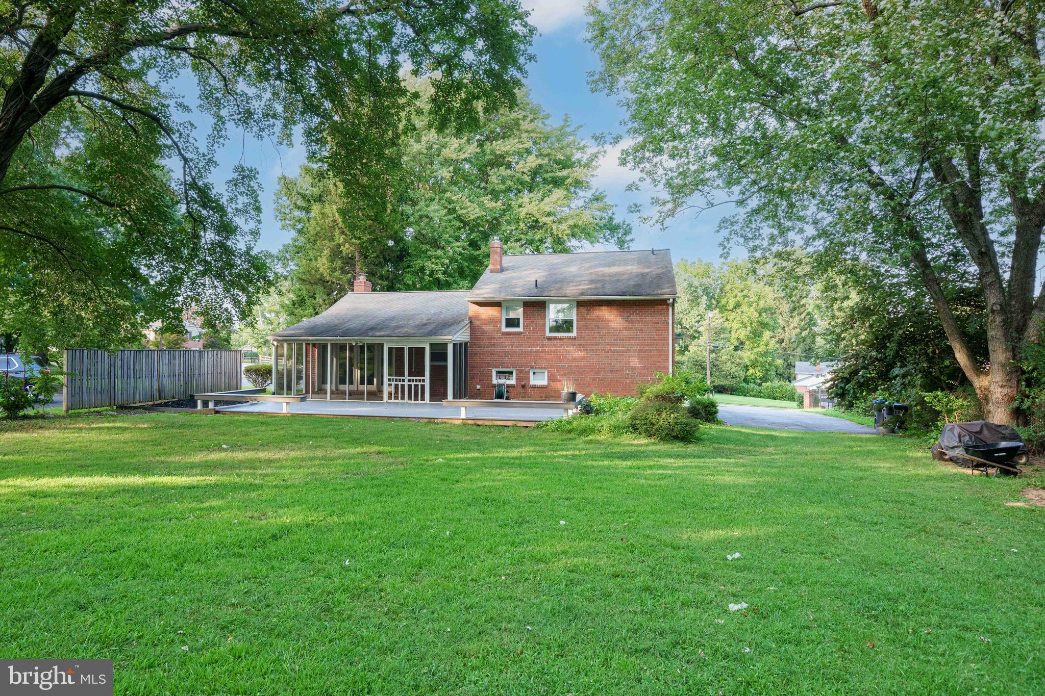 1420 Bradford Ln