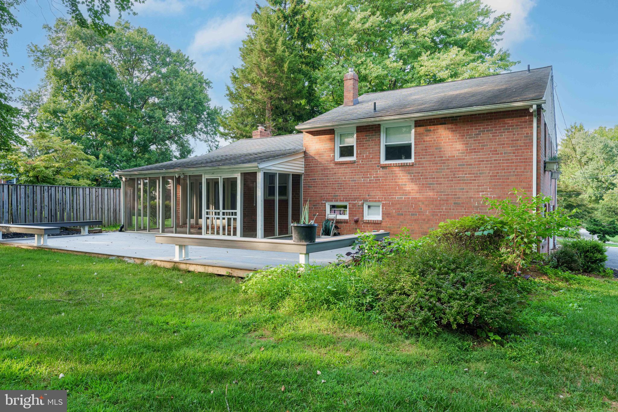 1420 Bradford Ln