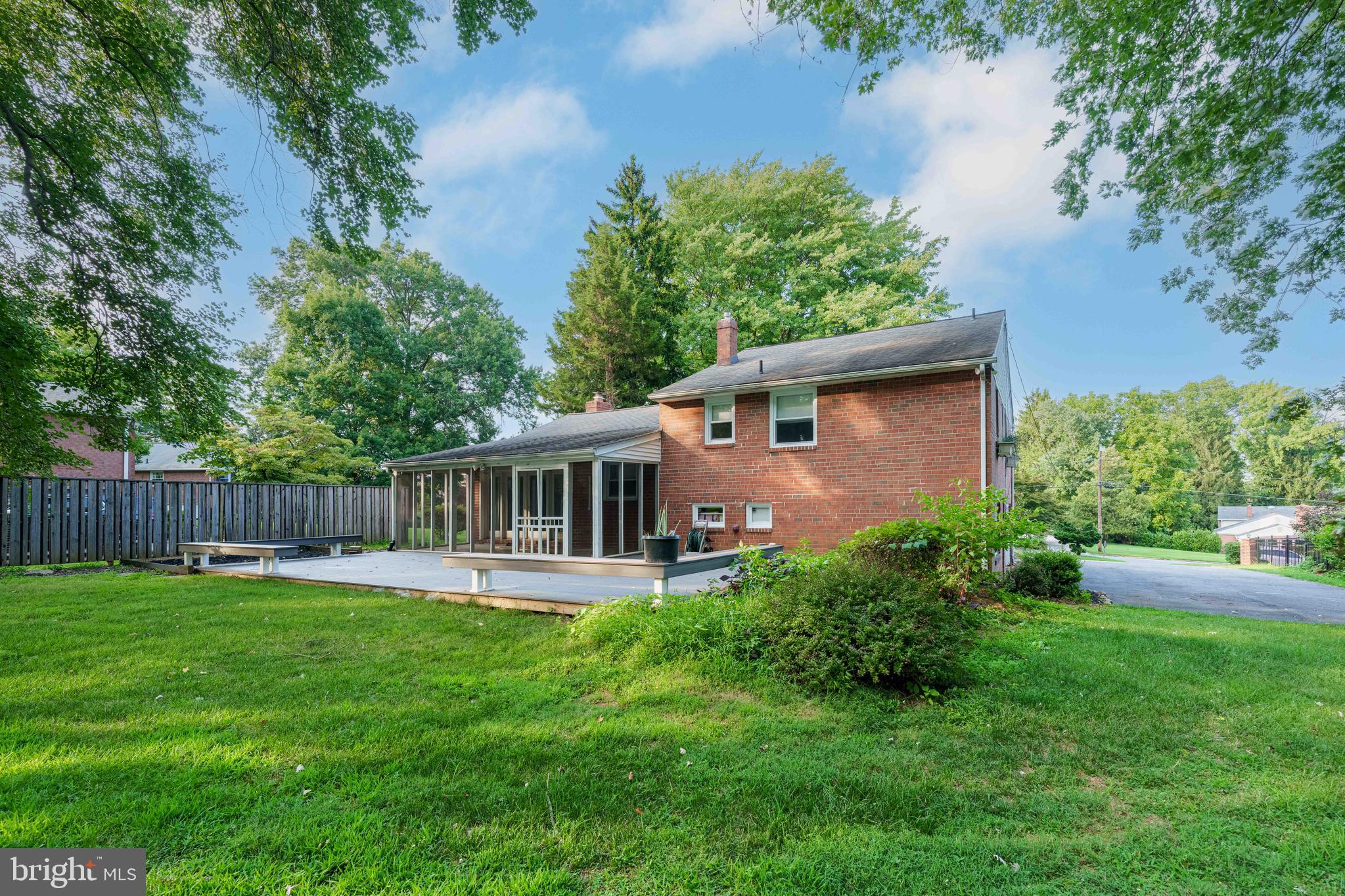 1420 Bradford Ln