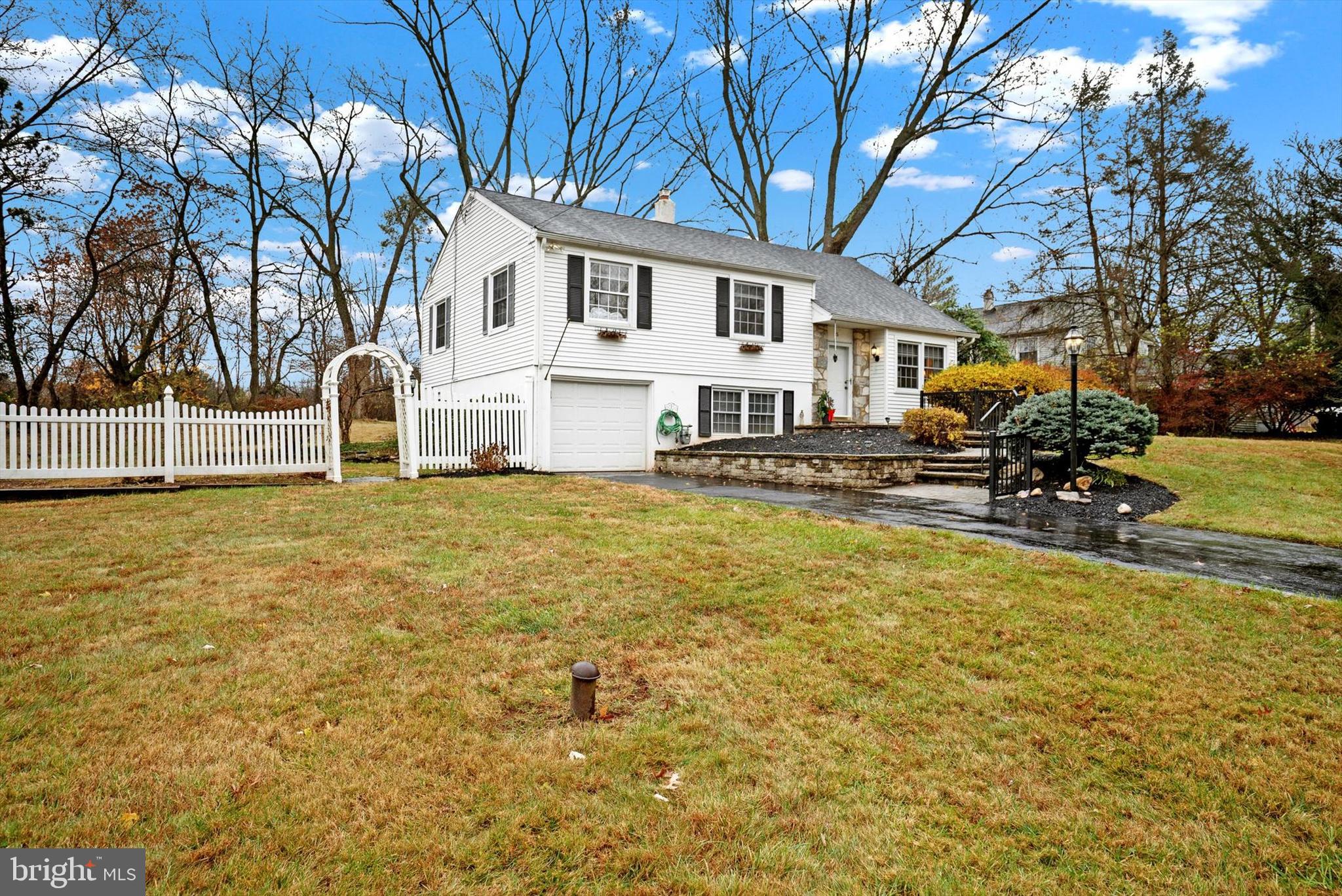 15 Flintlock Ln