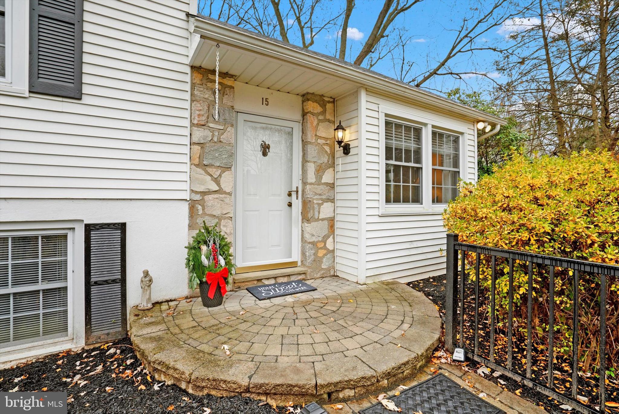 15 Flintlock Ln