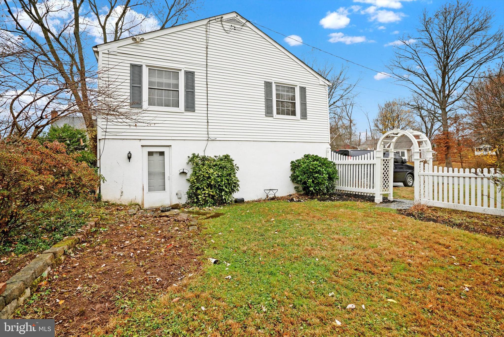 15 Flintlock Ln