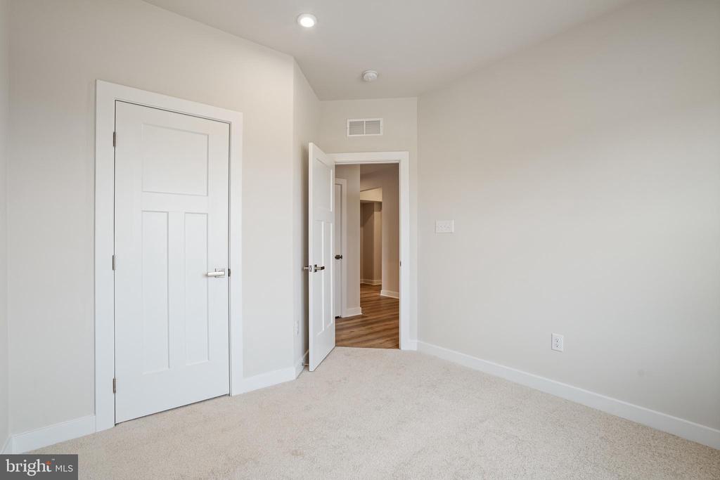1132 Daffodil Pl