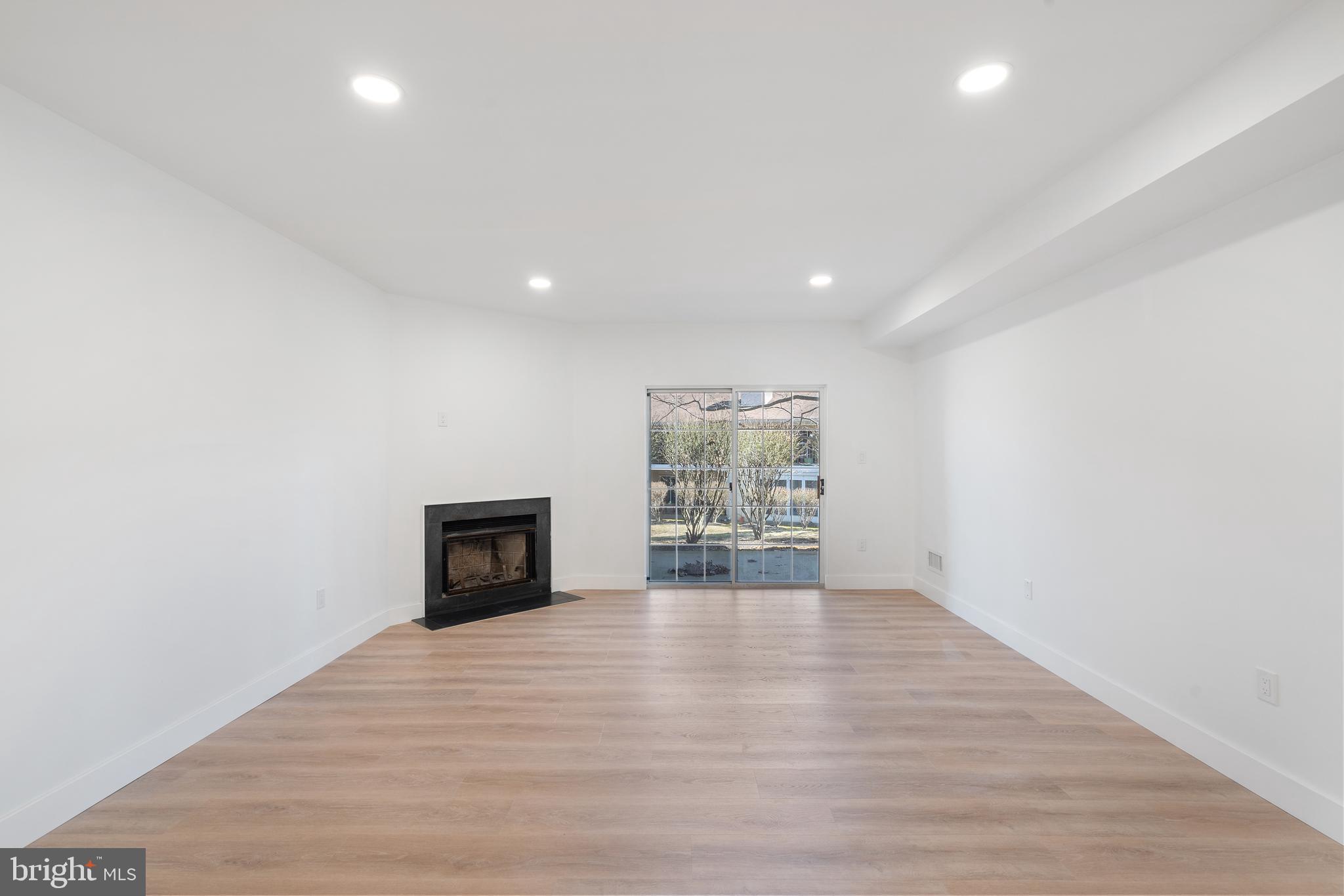 167 Valley Stream Cir #167g