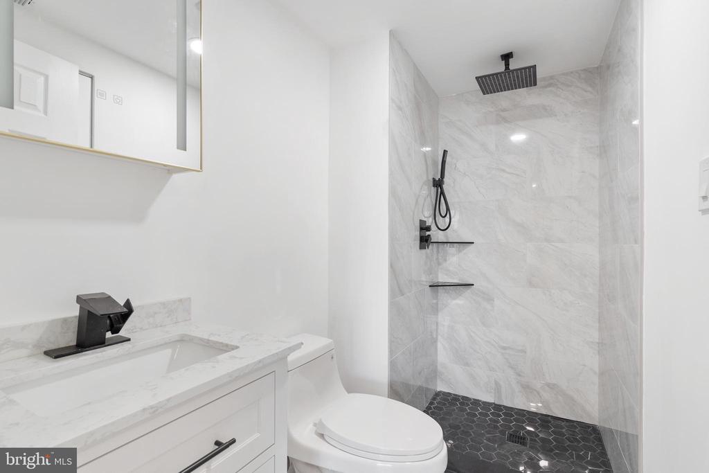 167 Valley Stream Cir #167g
