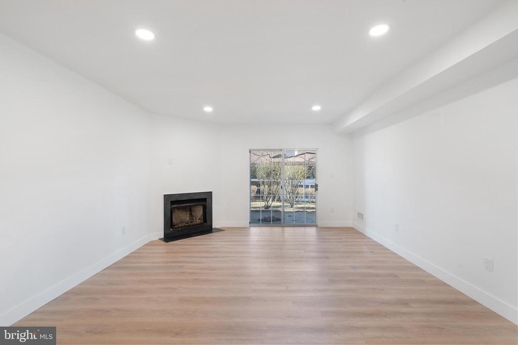 167 Valley Stream Cir #167g
