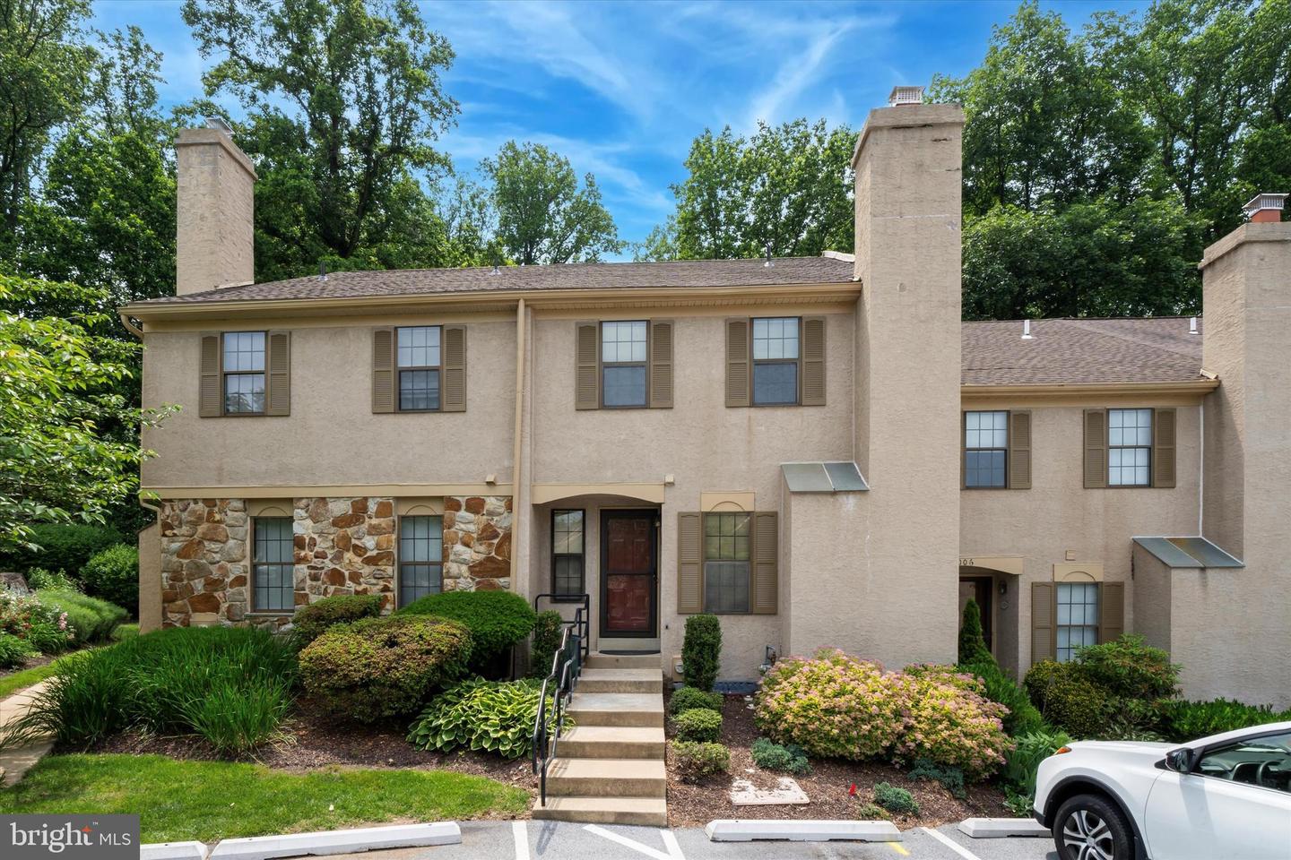 1007 Stoneham Dr