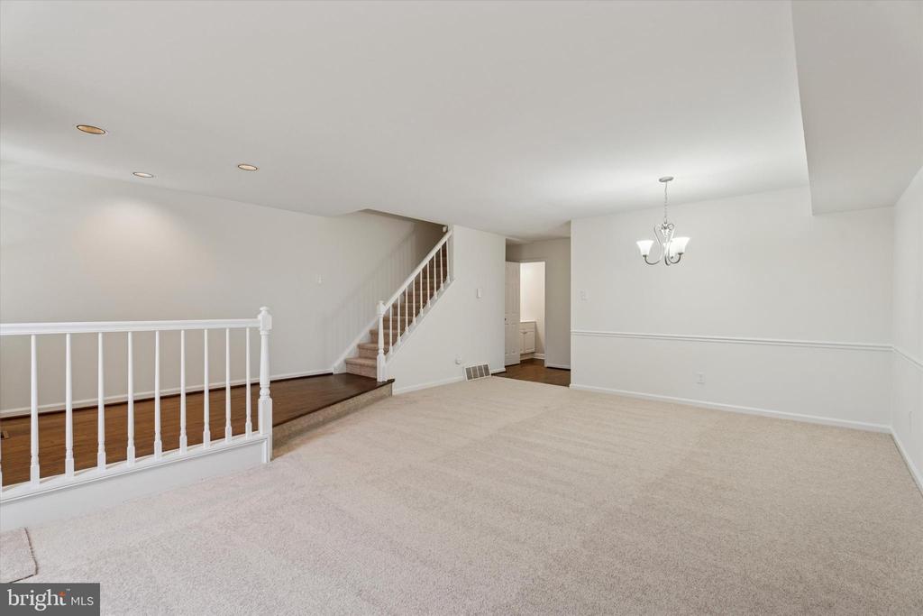 1007 Stoneham Dr
