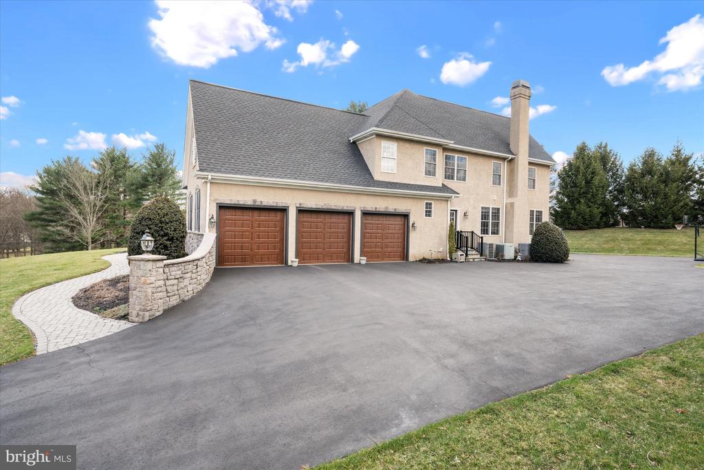200 FULLING DRIVE
