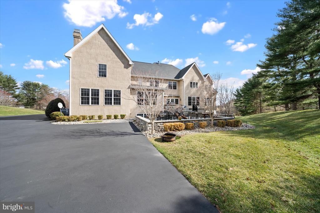 200 FULLING DRIVE