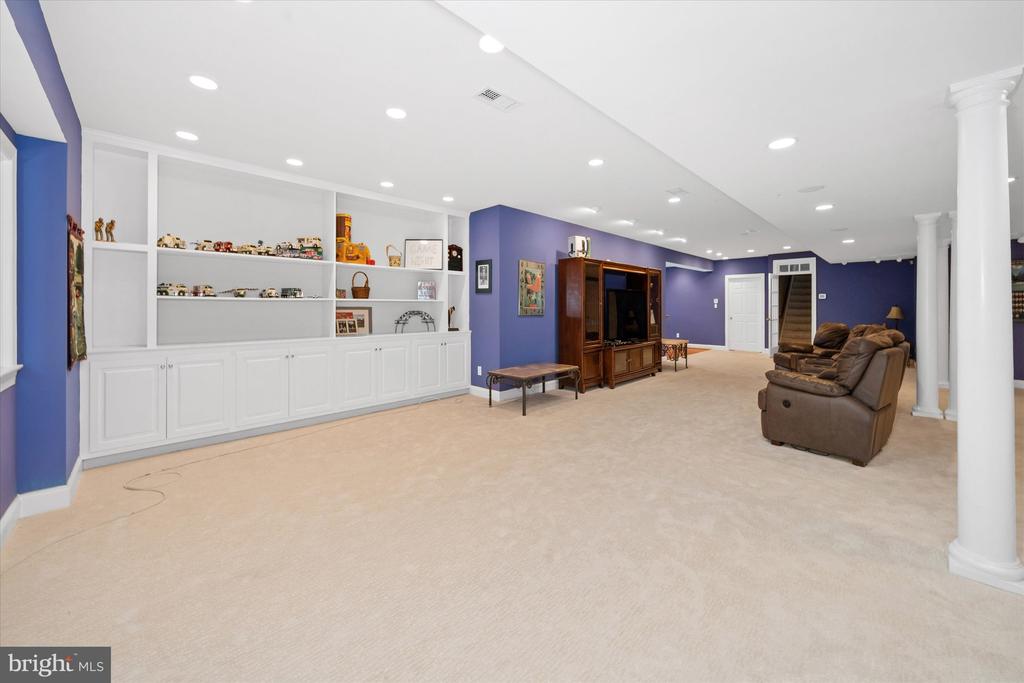 200 FULLING DRIVE