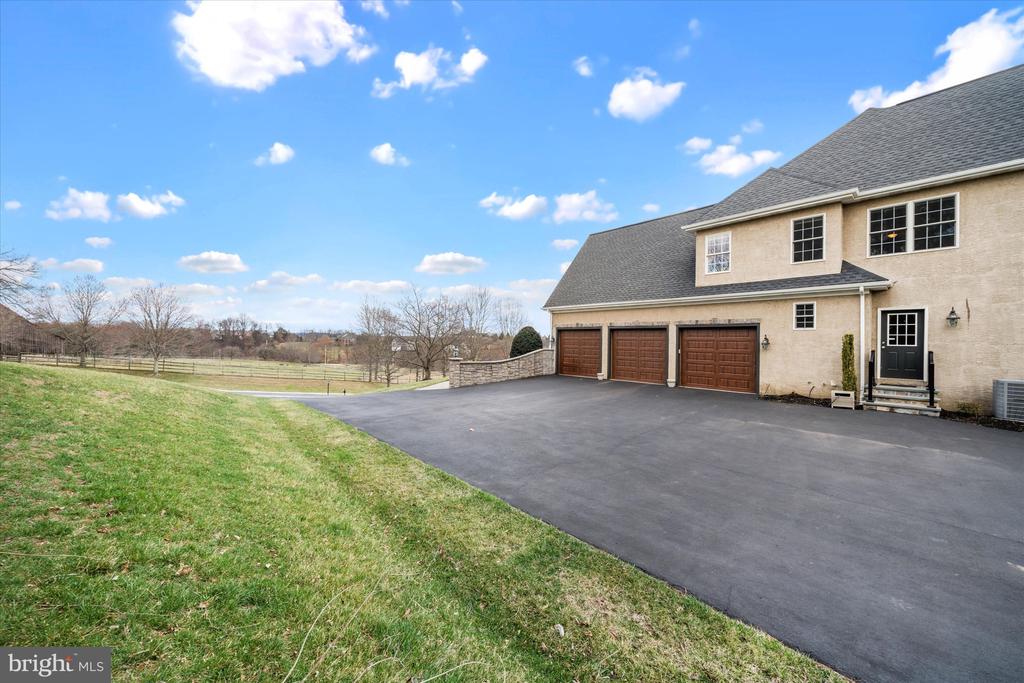 200 FULLING DRIVE