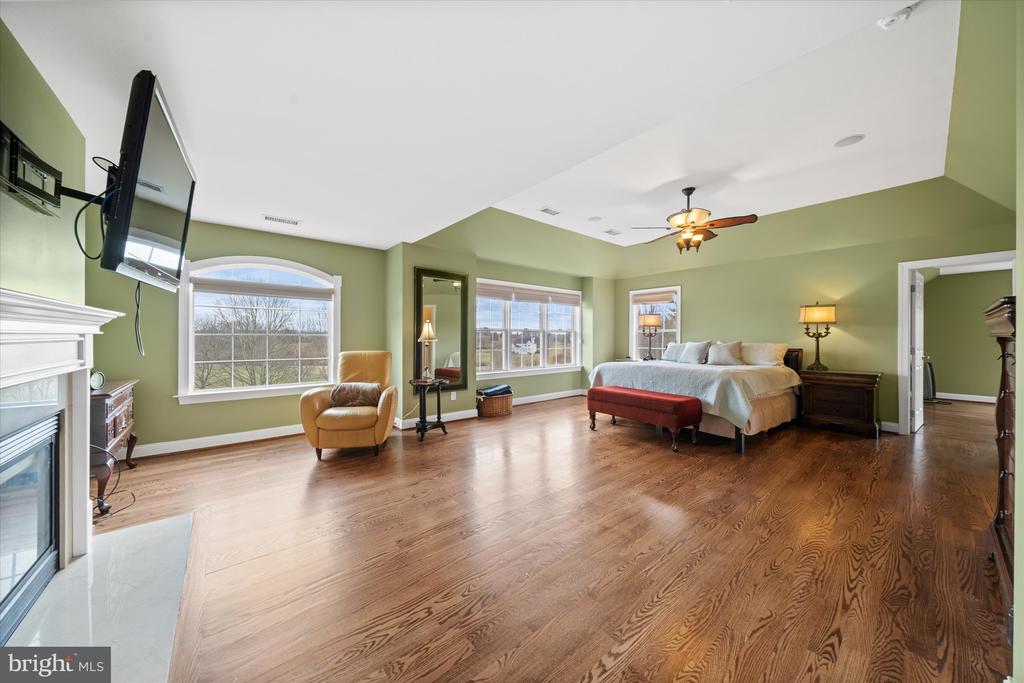 200 FULLING DRIVE