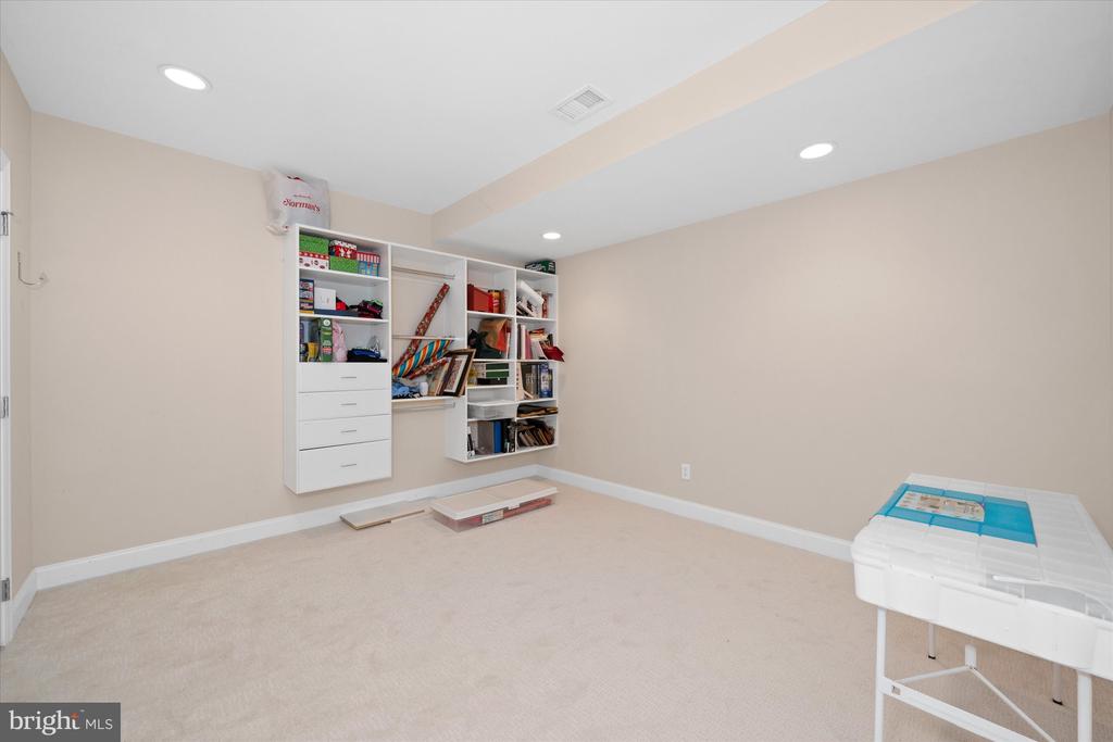200 FULLING DRIVE