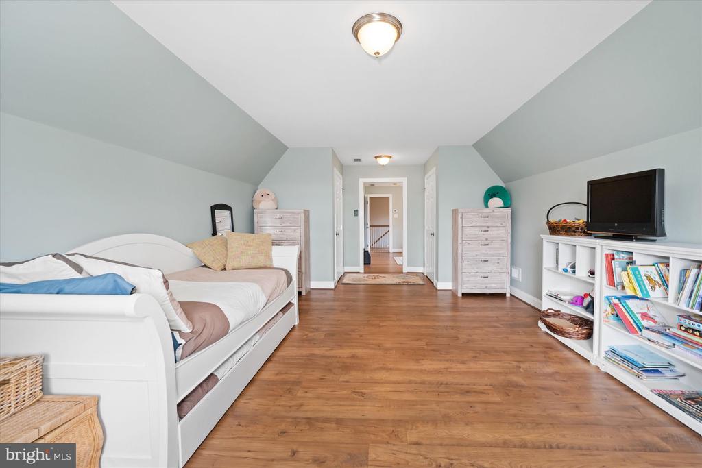 200 FULLING DRIVE