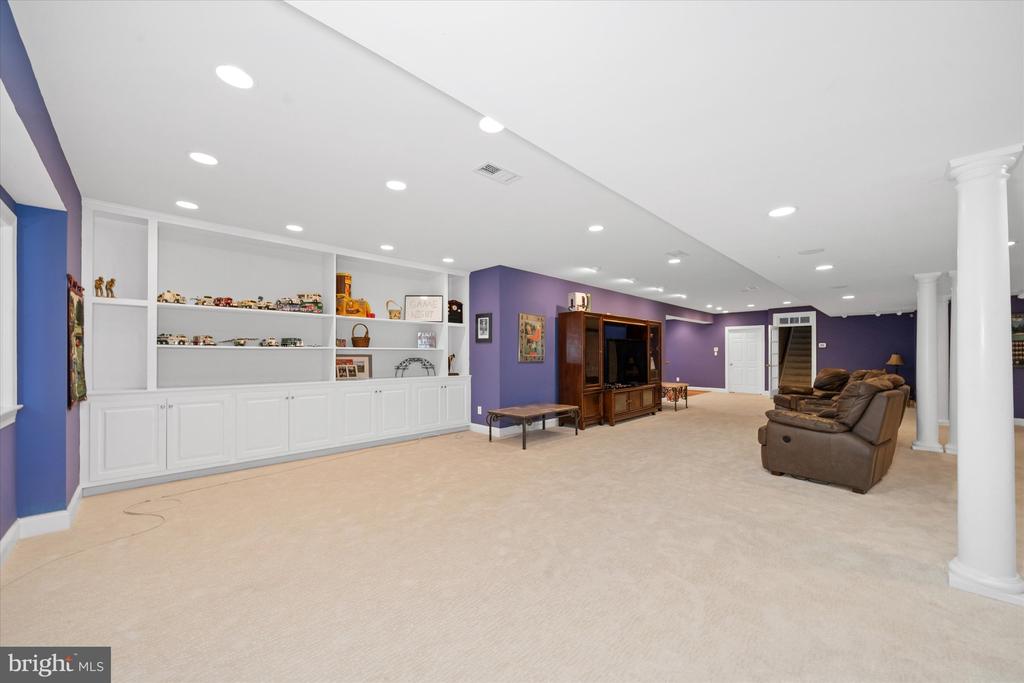 200 FULLING DRIVE