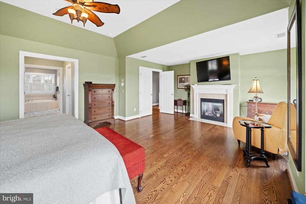 200 FULLING DRIVE