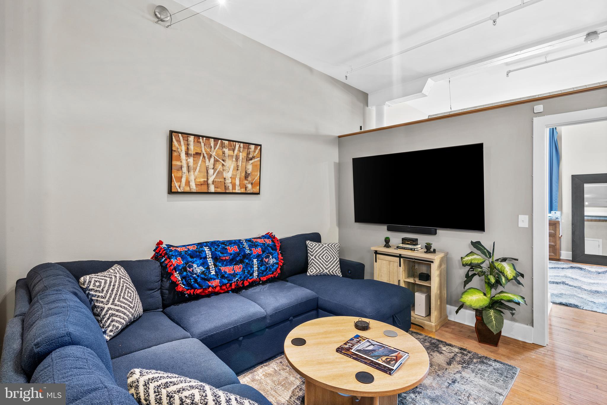 200 LINCOLN AVENUE 212