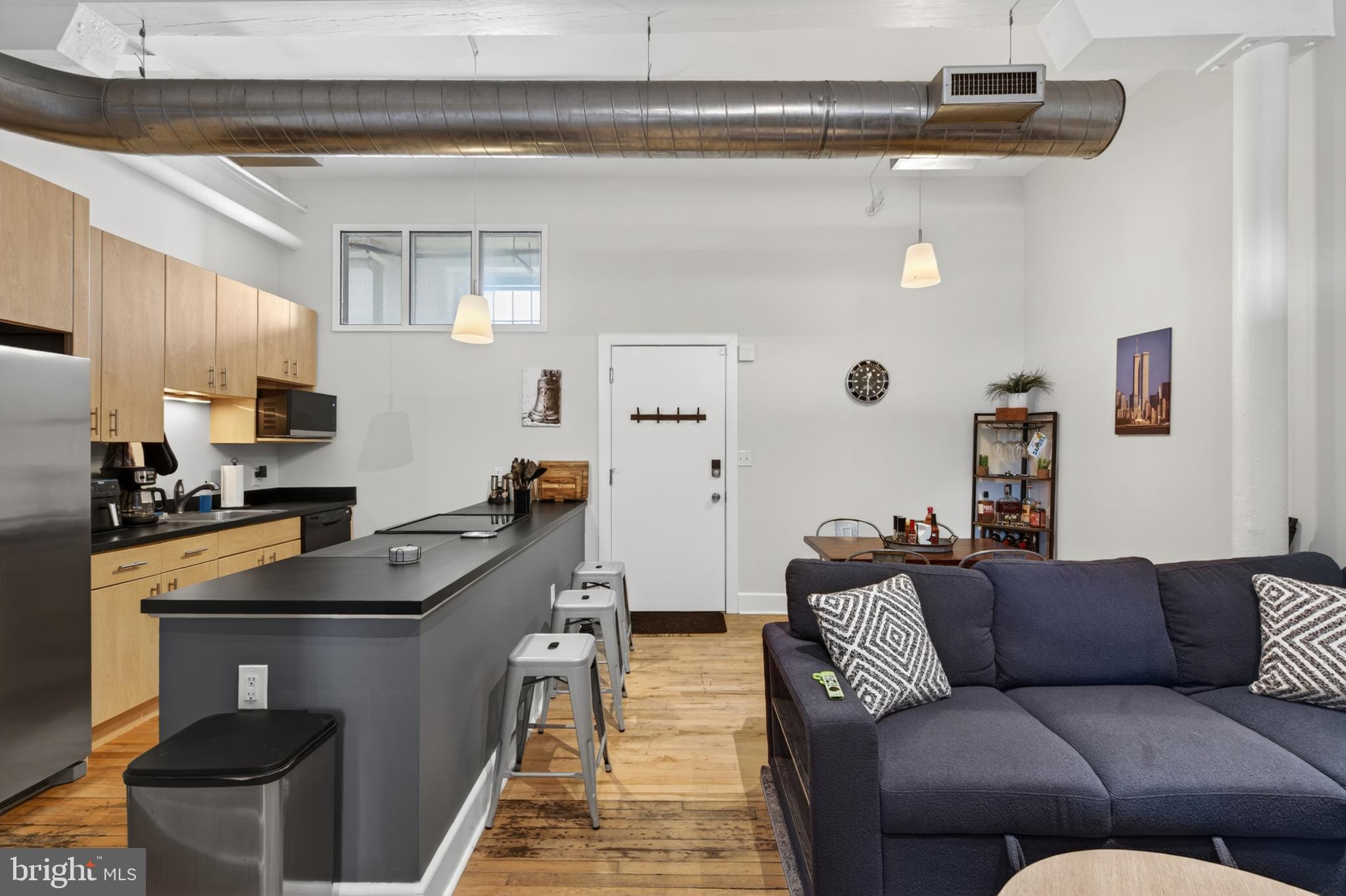 200 LINCOLN AVENUE 212