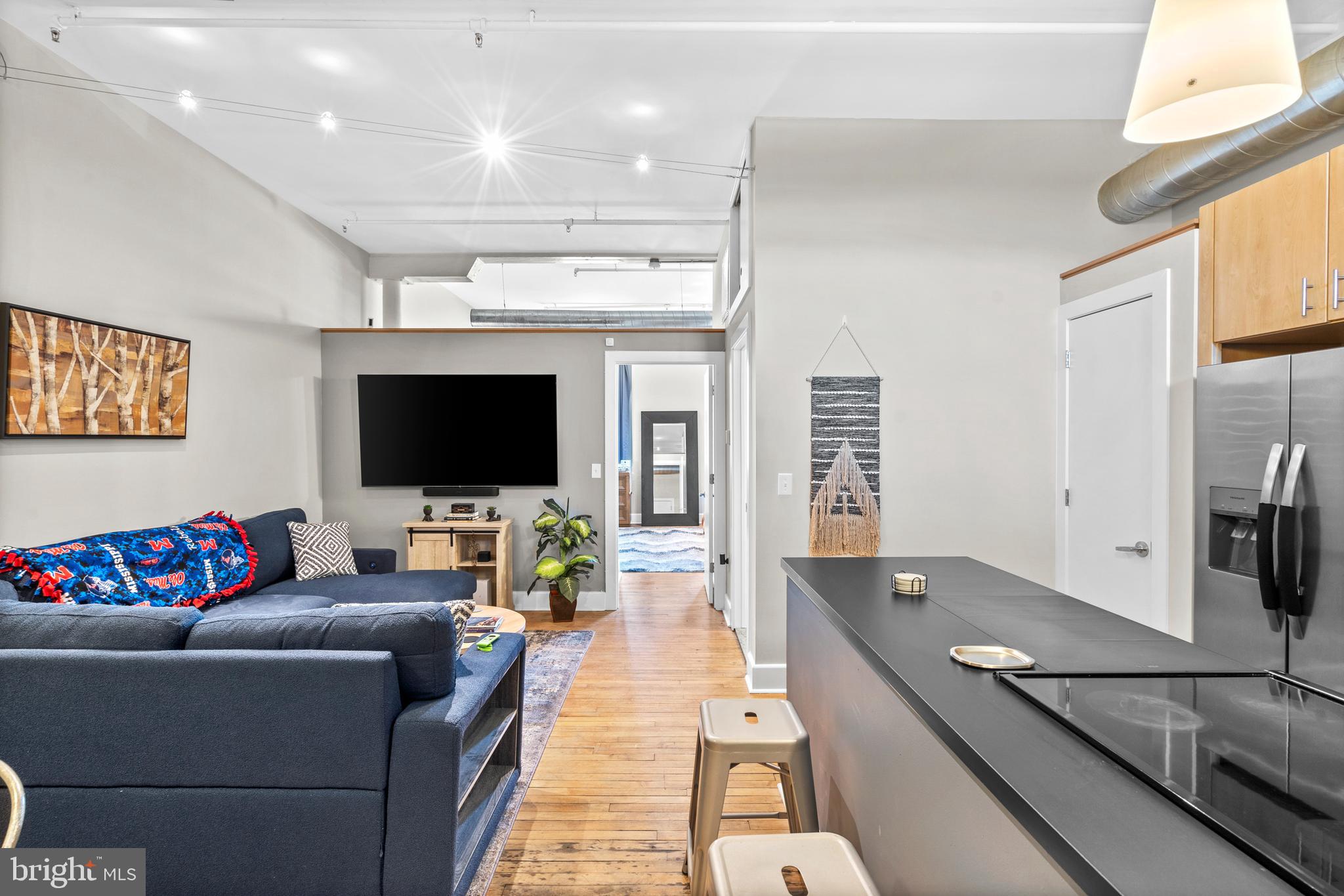 200 LINCOLN AVENUE 212