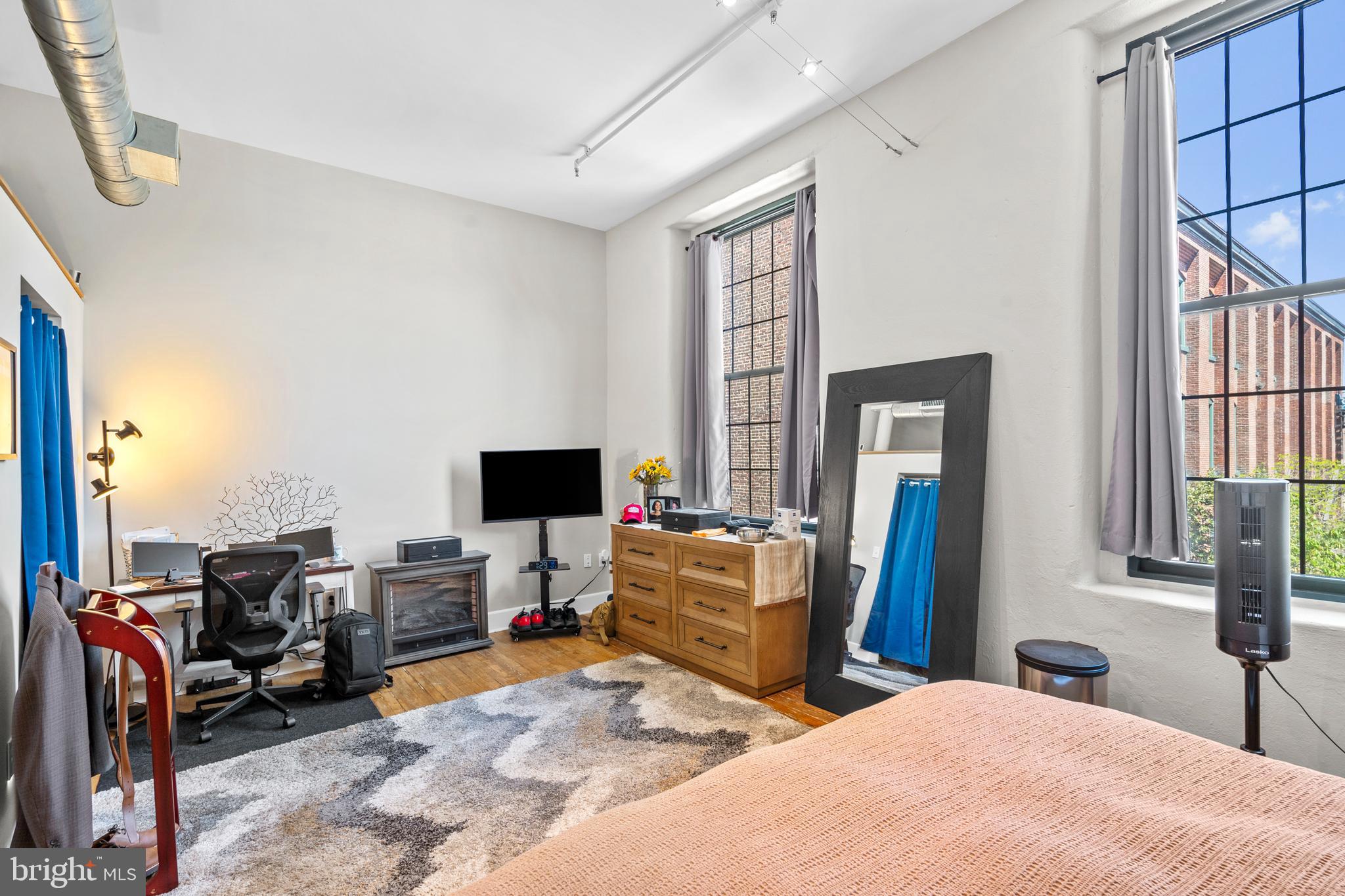 200 LINCOLN AVENUE 212