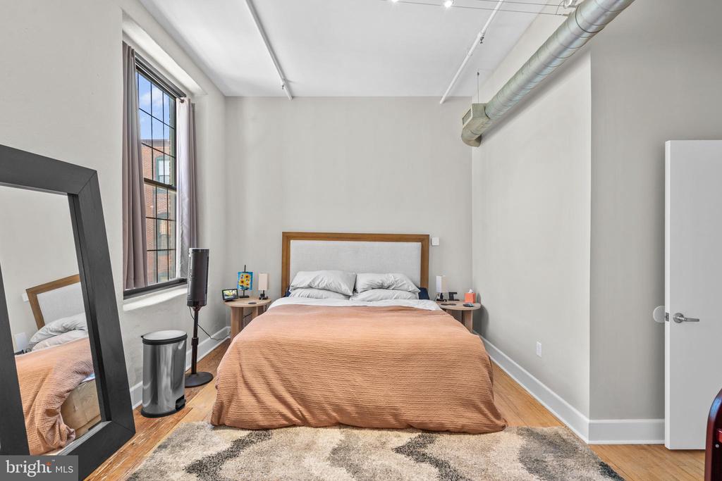 200 LINCOLN AVENUE 212