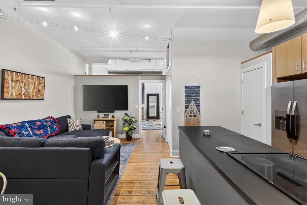 200 LINCOLN AVENUE 212