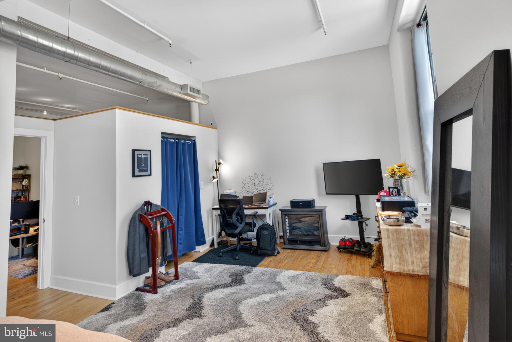 200 LINCOLN AVENUE 212