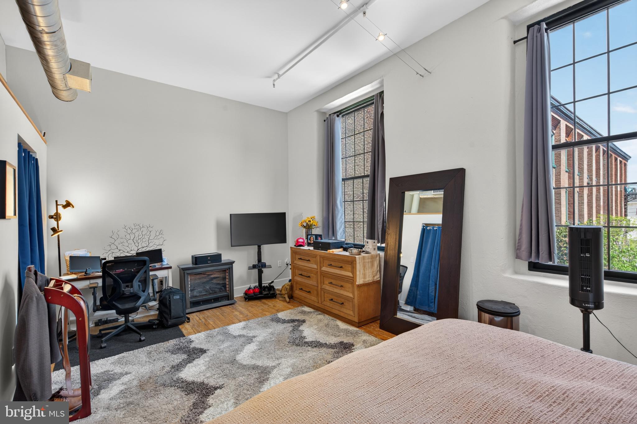 200 LINCOLN AVENUE 212