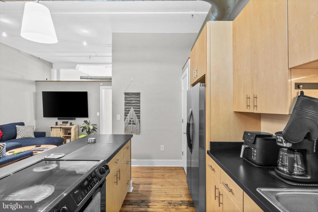 200 LINCOLN AVENUE 212