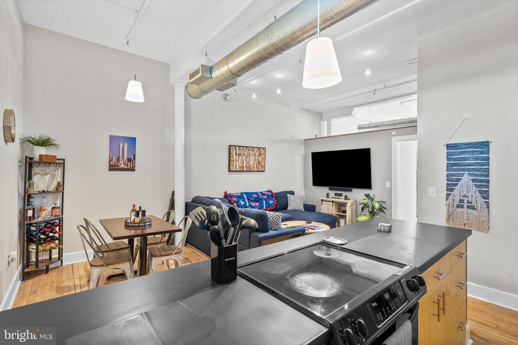 200 LINCOLN AVENUE 212
