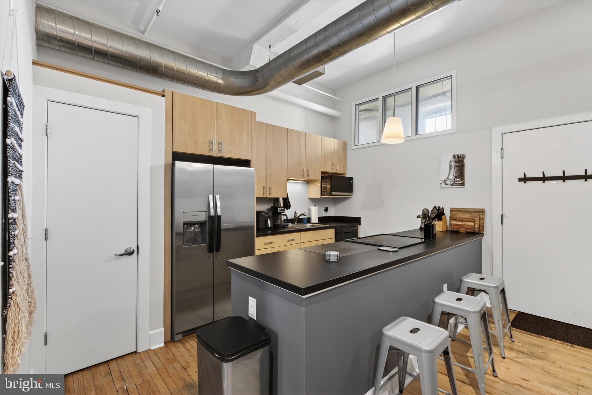 200 LINCOLN AVENUE 212