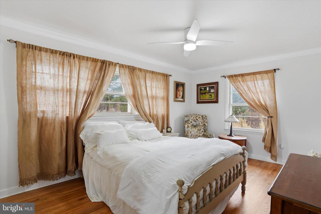 875 LOCUST GROVE ROAD
