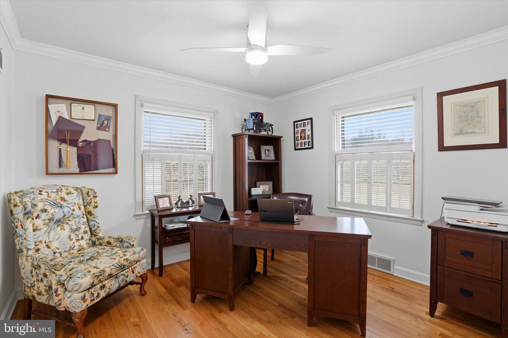 875 LOCUST GROVE ROAD
