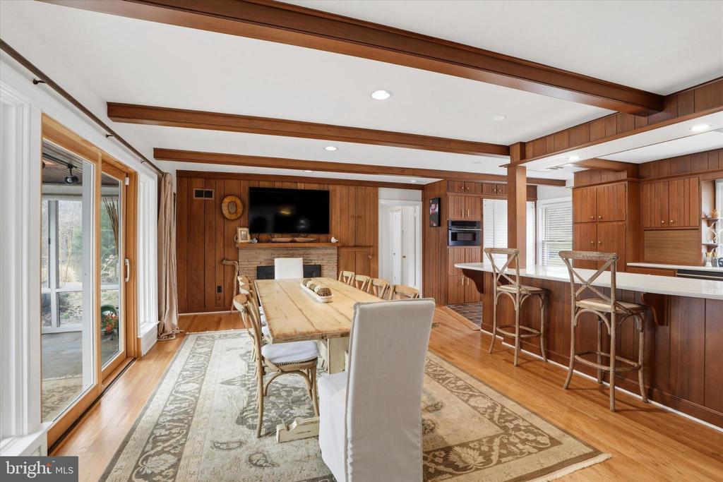 875 LOCUST GROVE ROAD