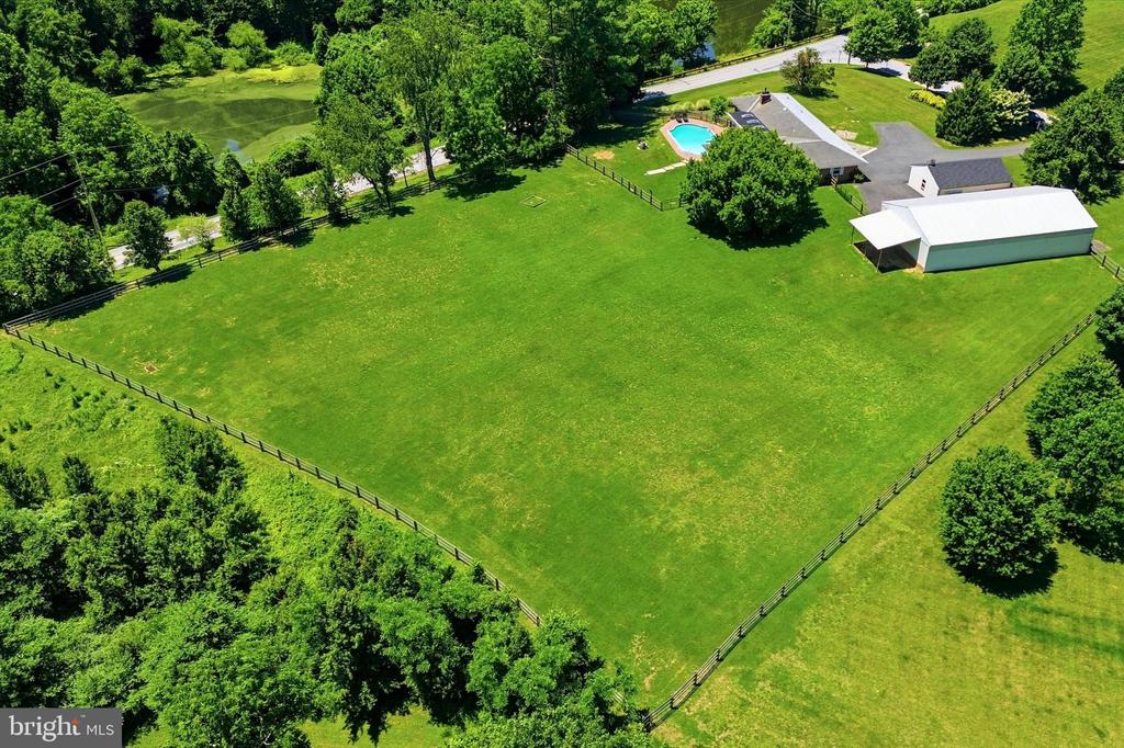 875 LOCUST GROVE ROAD