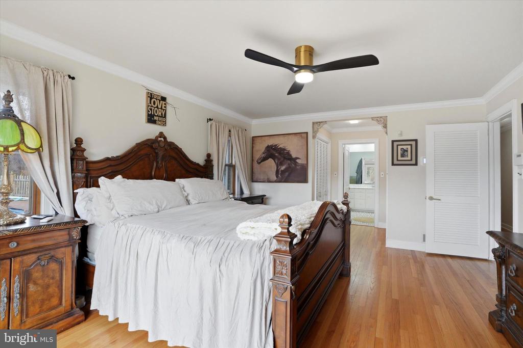 875 LOCUST GROVE ROAD