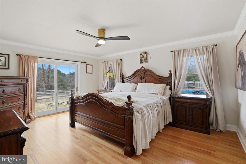 875 LOCUST GROVE ROAD