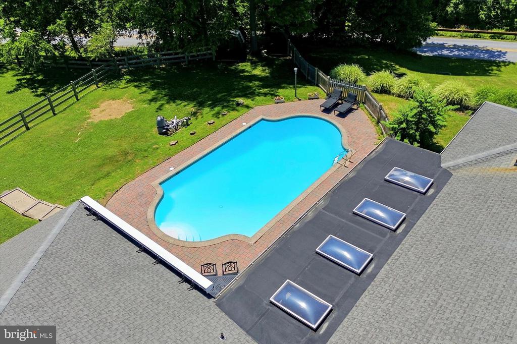 875 LOCUST GROVE ROAD