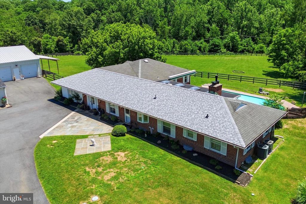 875 LOCUST GROVE ROAD