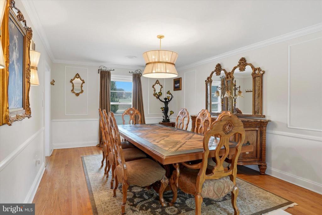 875 LOCUST GROVE ROAD