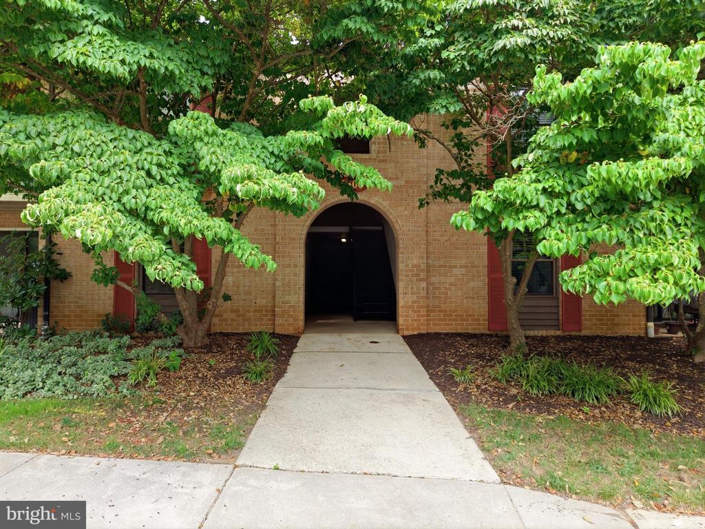 1323 EAGLES RIDGE DRIVE Unit: 23