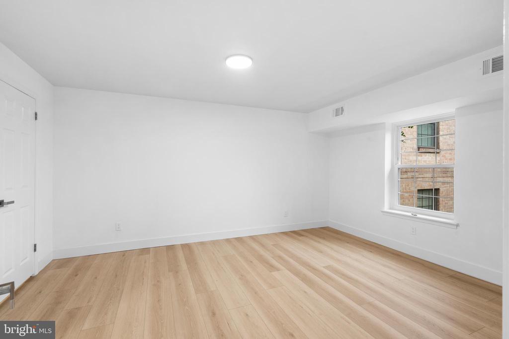 1323 EAGLES RIDGE DRIVE Unit: 23