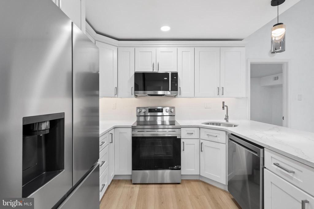 1323 EAGLES RIDGE DRIVE Unit: 23