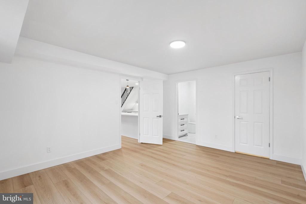 1323 EAGLES RIDGE DRIVE Unit: 23