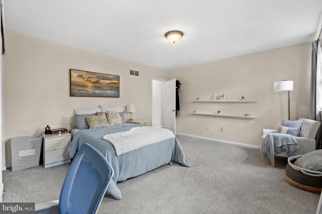 15 MARSHALL CIRCLE