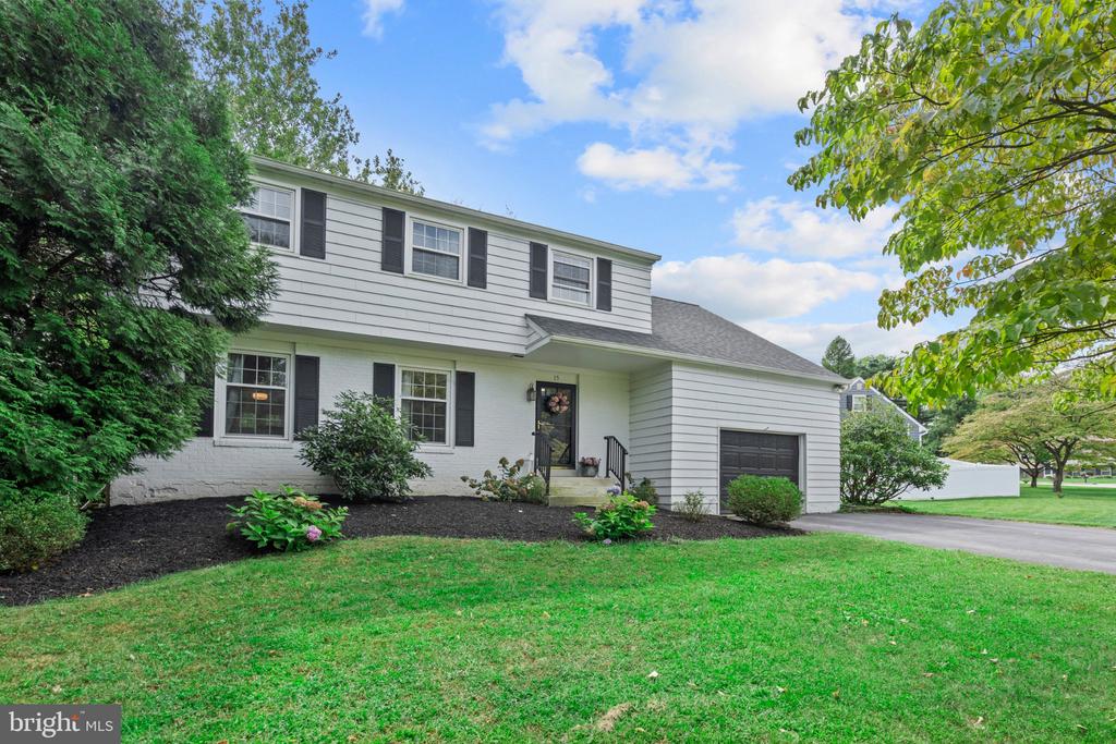 15 MARSHALL CIRCLE
